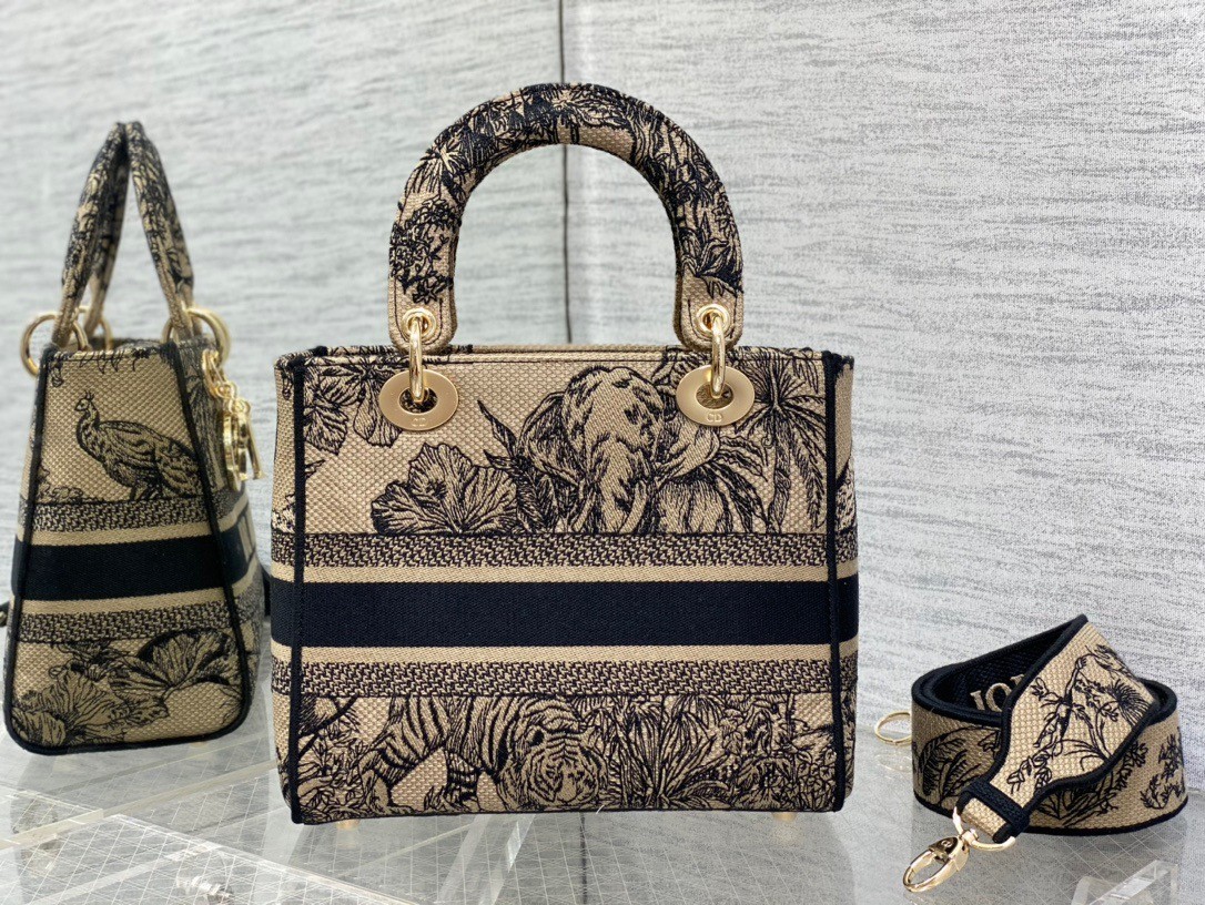 D*or lady d-lite medium bag in beige toile de jouy voyage embroidery