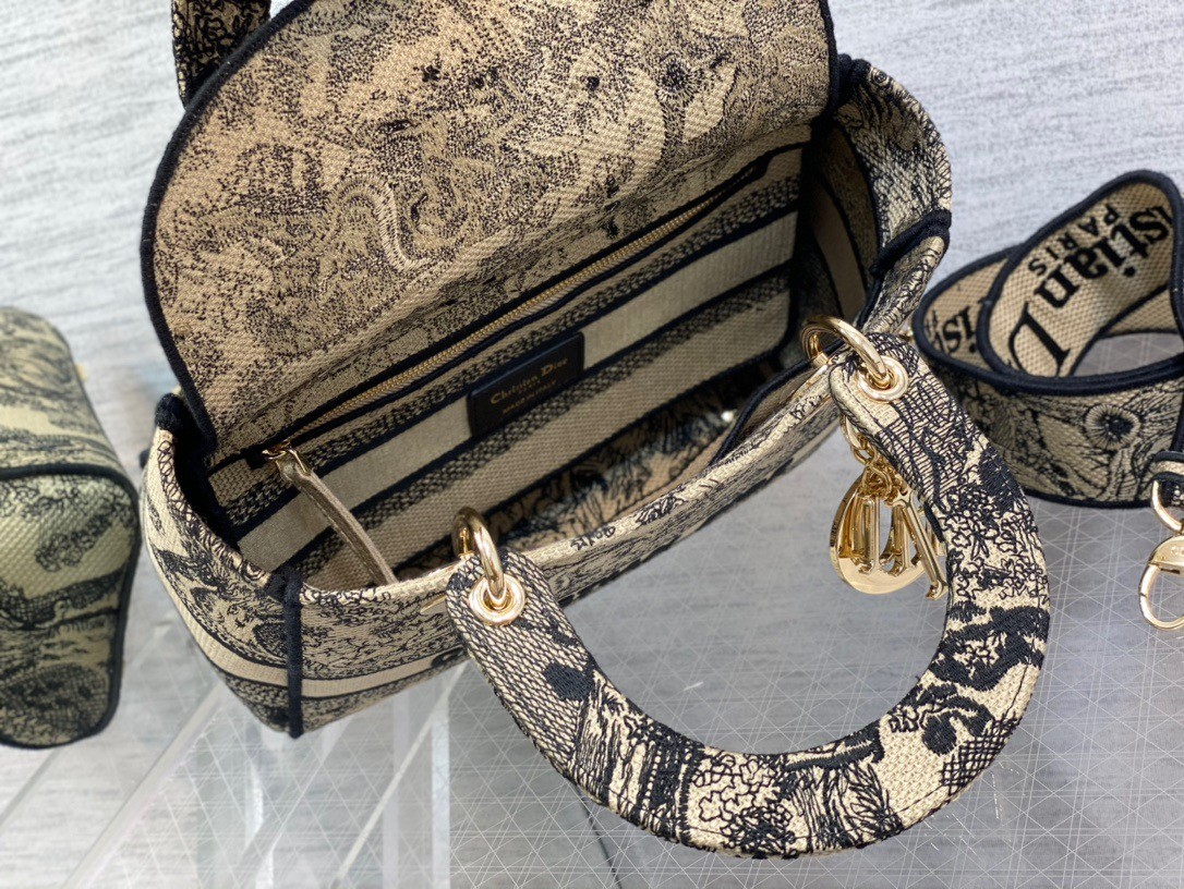 D*or medium lady d-lite bag in brown toile de jouy embroidery