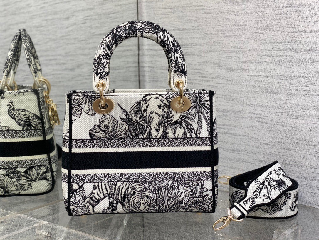 D*or lady d-lite medium bag in white toile de jouy voyage embroidery