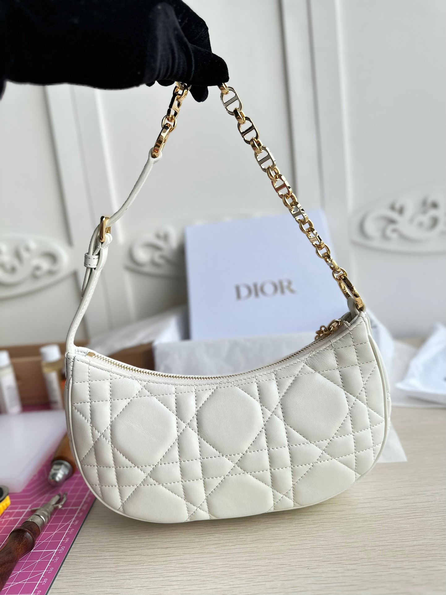 D*or cd lounge bag in white macrocannage lambskin