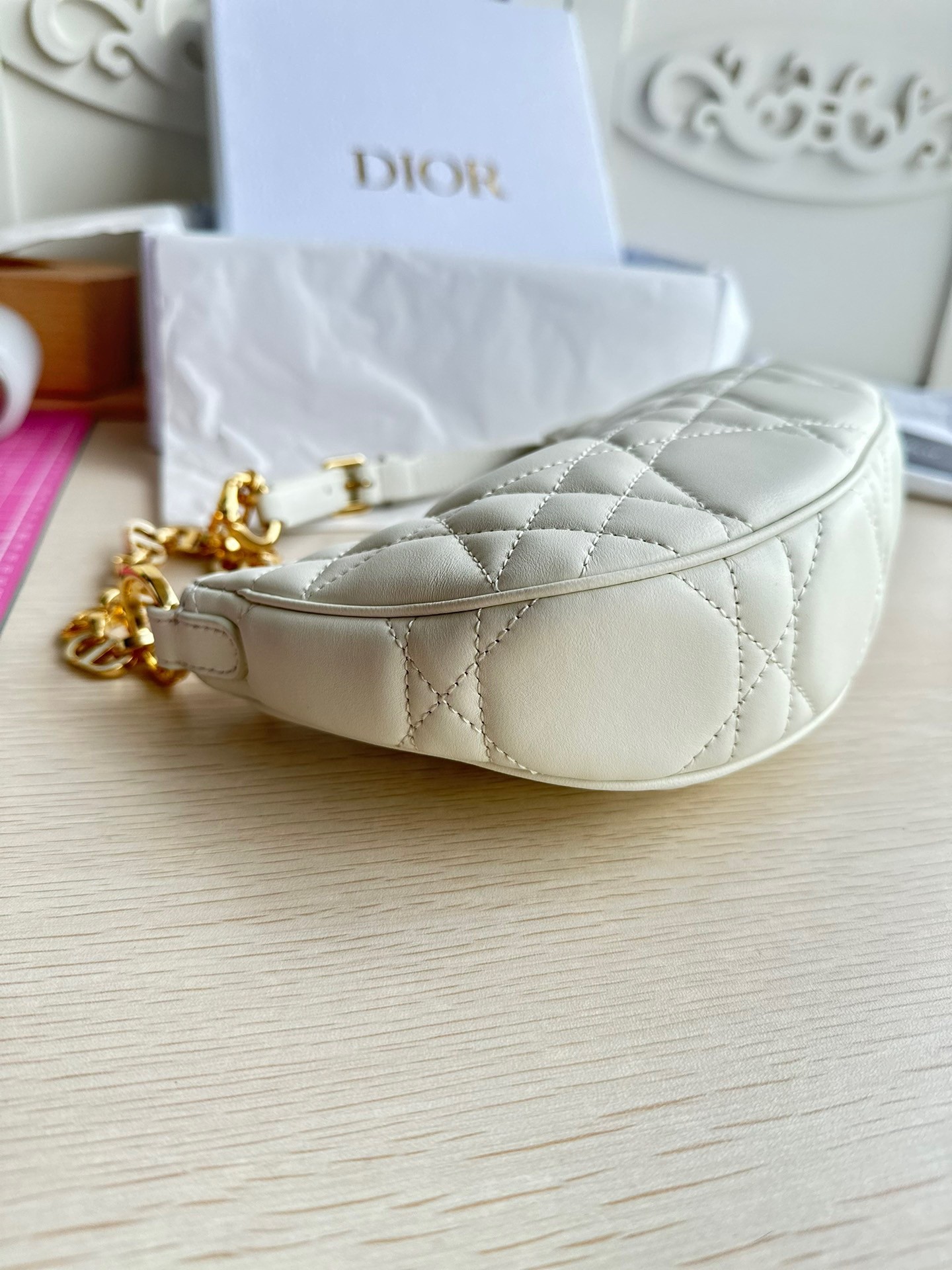 D*or cd lounge bag in white macrocannage lambskin