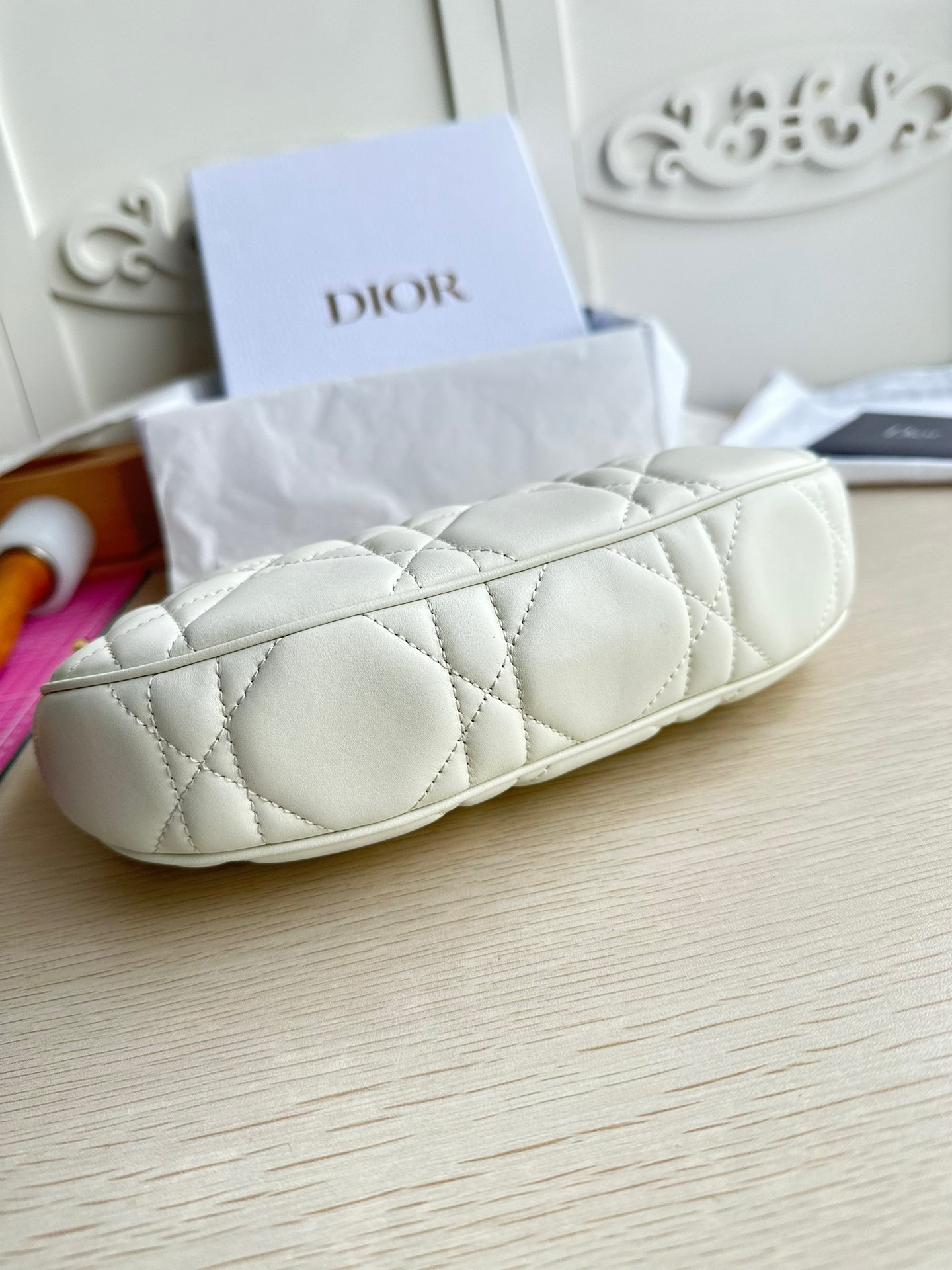 D*or cd lounge bag in white macrocannage lambskin