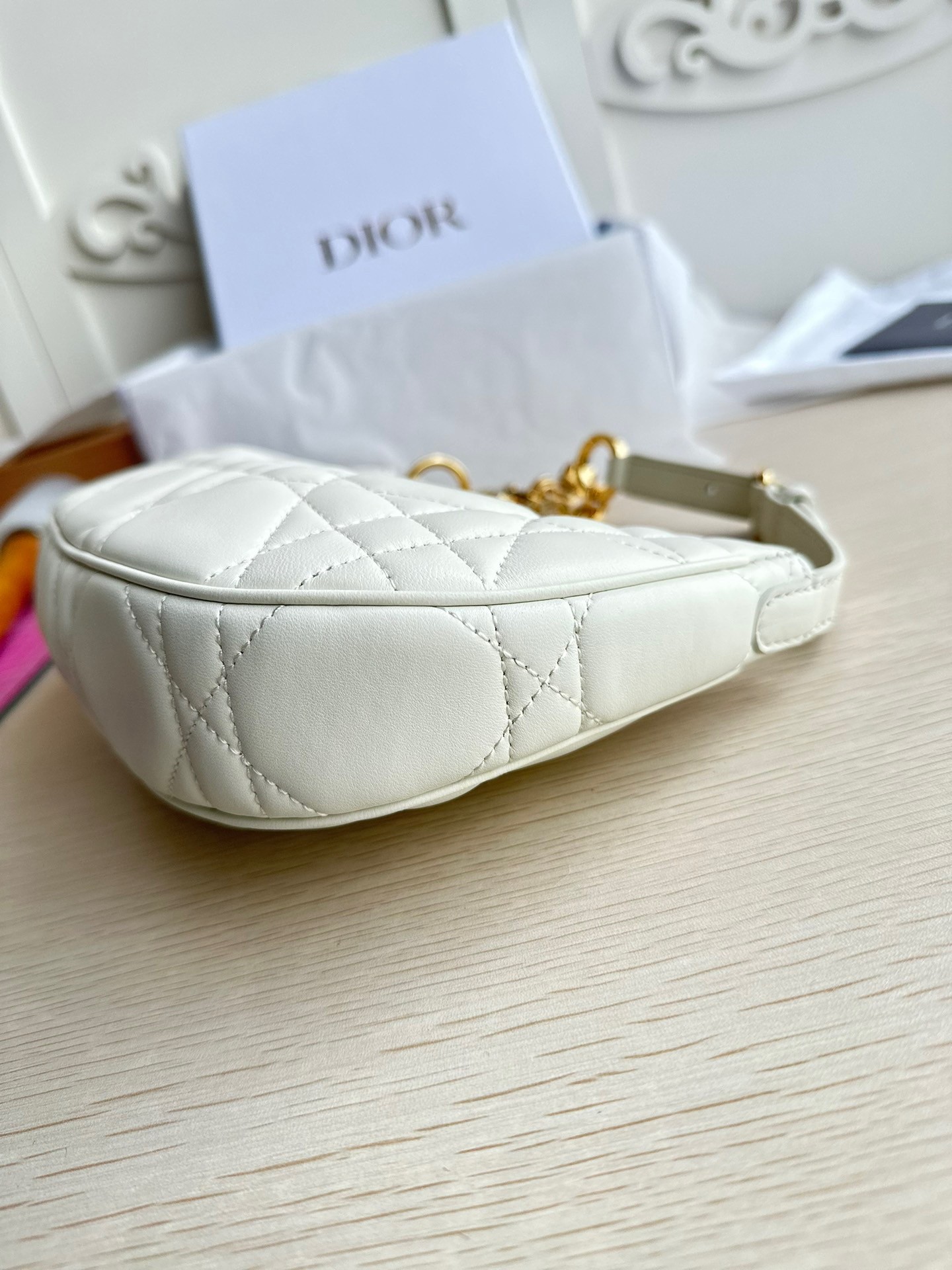D*or cd lounge bag in white macrocannage lambskin