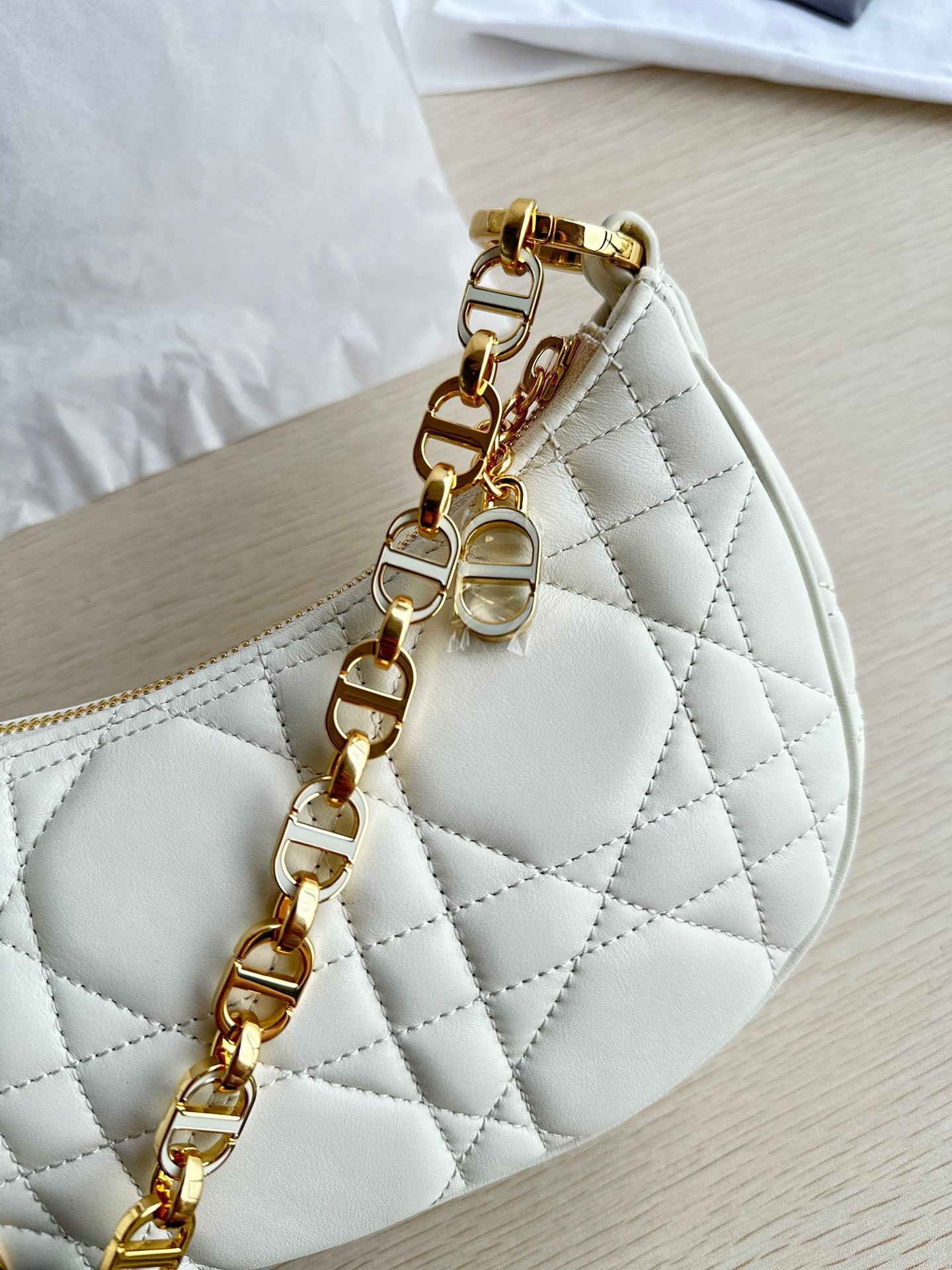 D*or cd lounge bag in white macrocannage lambskin
