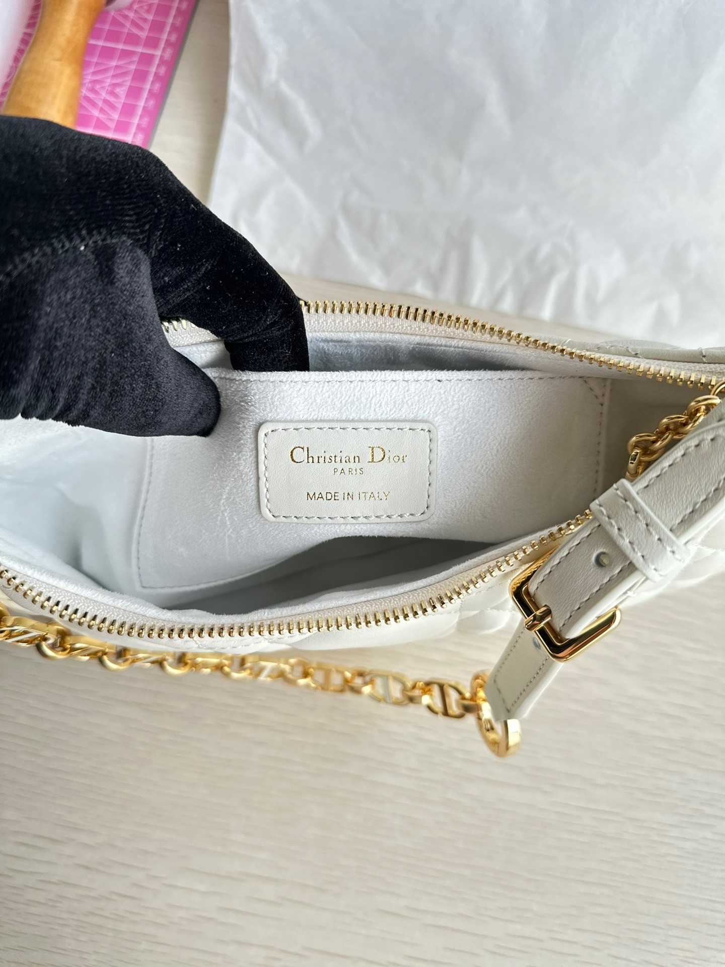 D*or cd lounge bag in white macrocannage lambskin