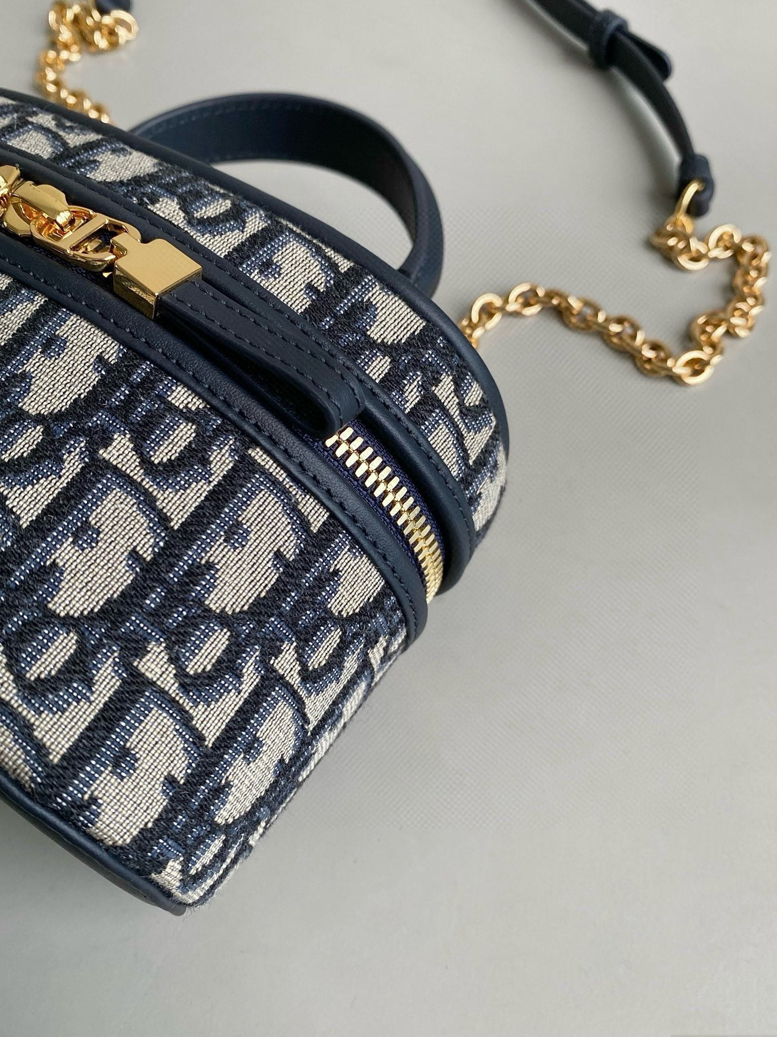 D*or 30 montaigne mini vanity case in blue oblique jacquard