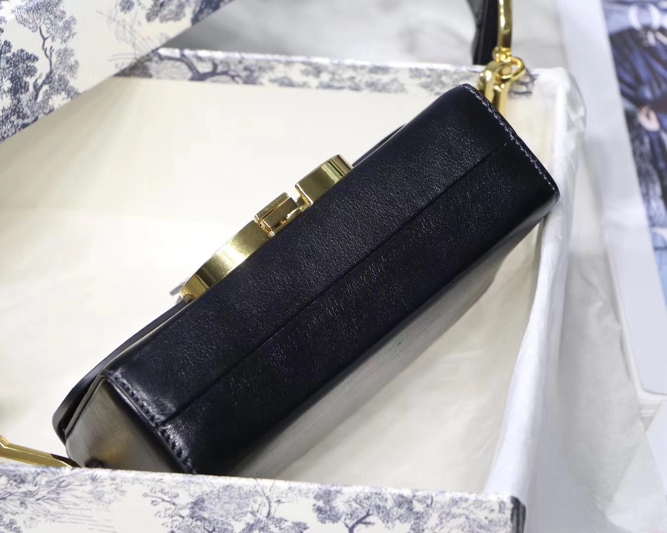 D*or 30 montaigne box bag in black lambskin