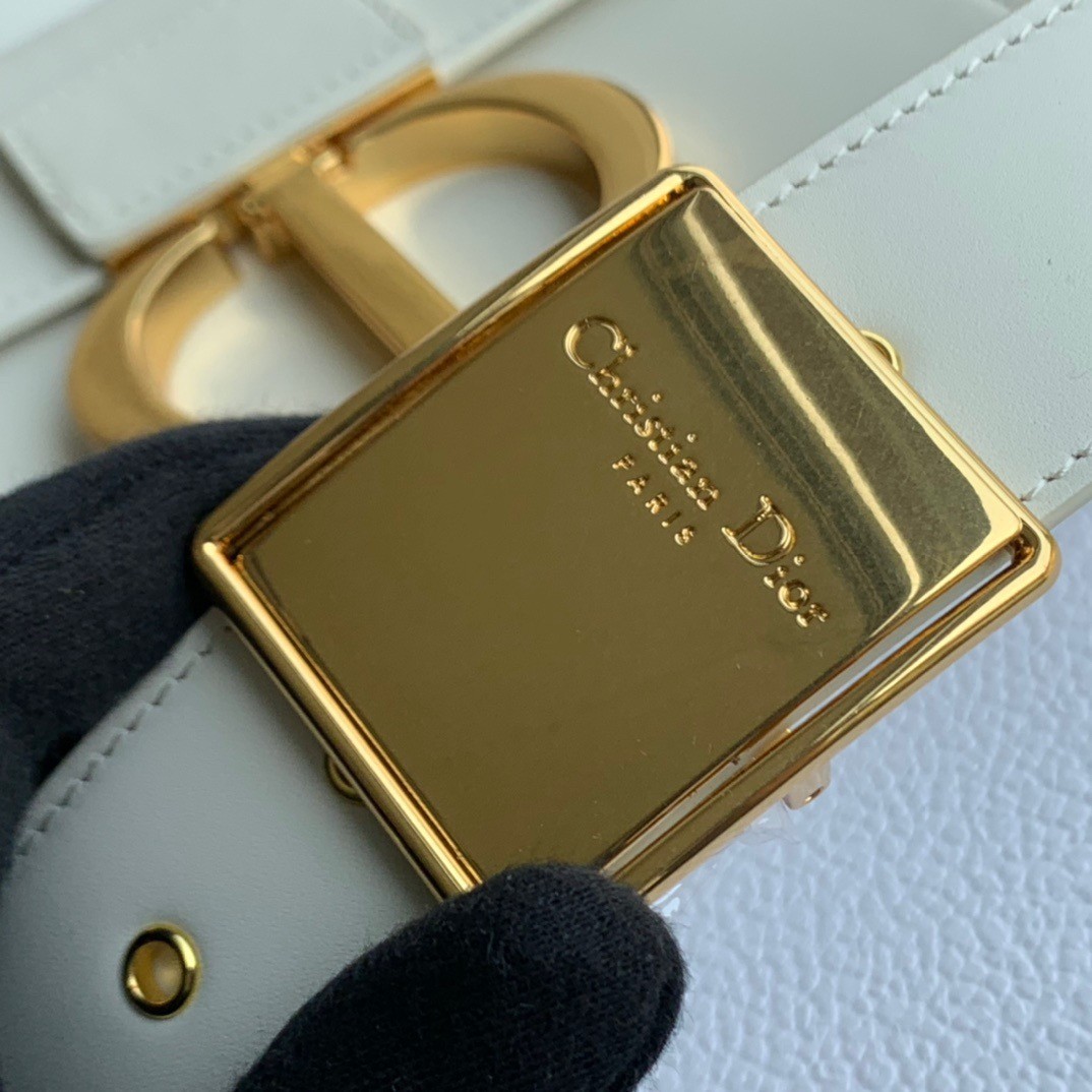 D*or 30 montaigne box bag in white box calfskin