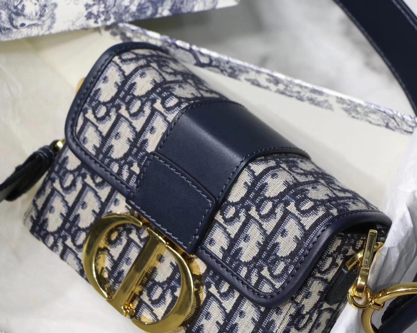 D*or 30 montaigne box bag in blue oblique canvas
