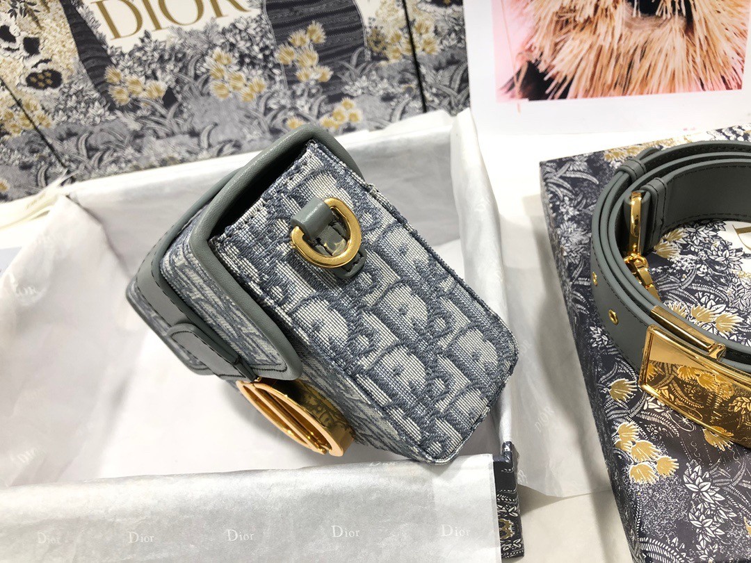 D*or 30 montaigne box bag in gray D*or oblique jacquard