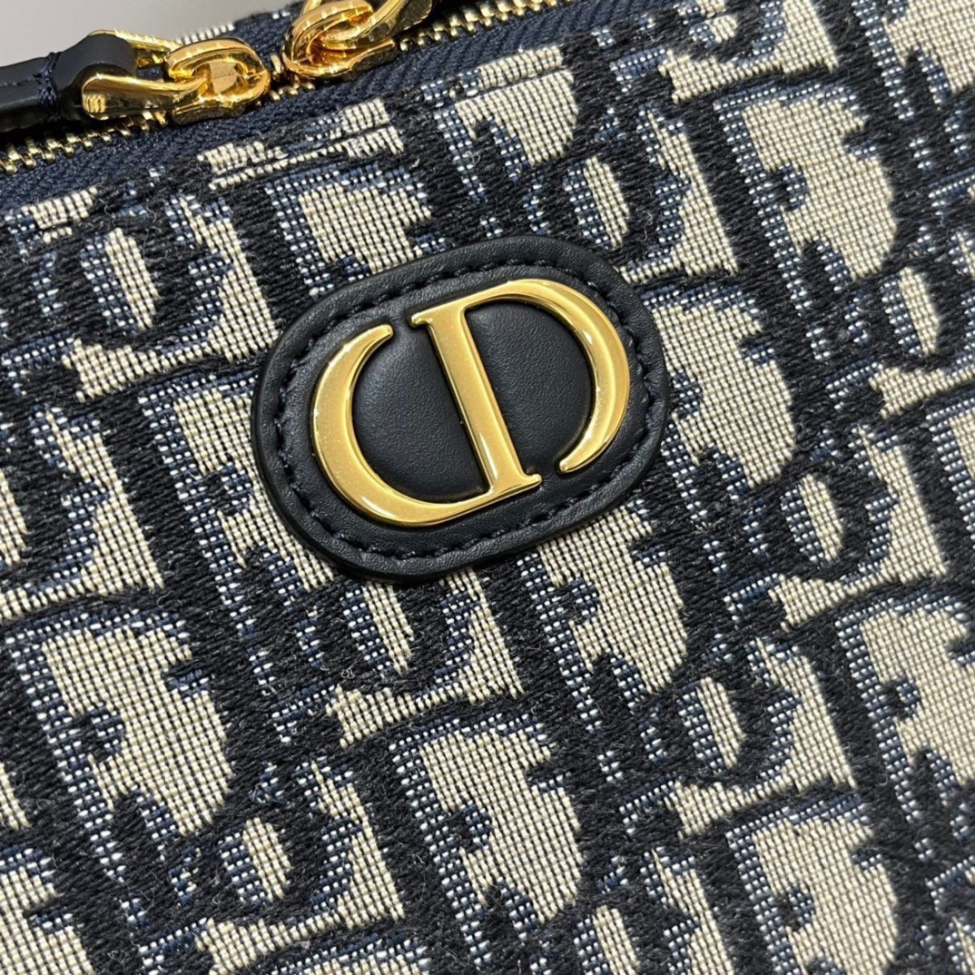 D*or 30 montaigne box bag in blue D*or oblique jacquard