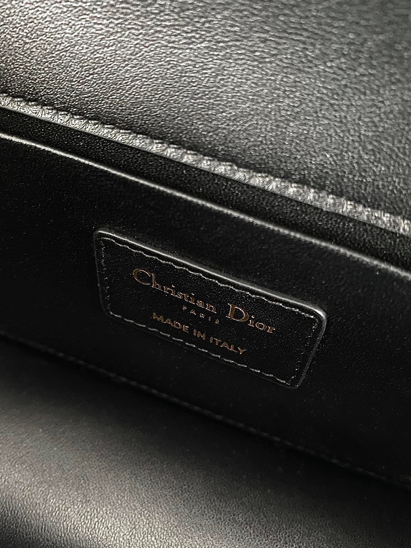 D*or 30 montaigne east-west bag with chain in black calfskin