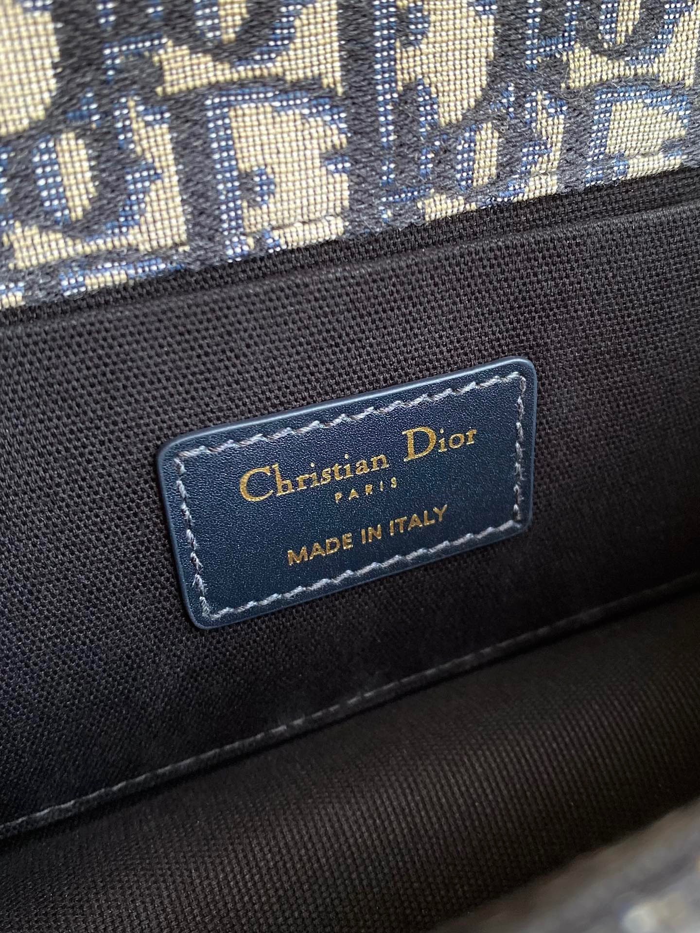 D*or 30 montaigne east-west bag with chain in blue oblique jacquard