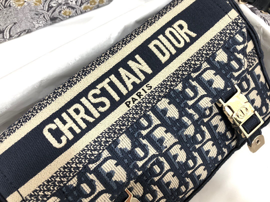 D*or D*orcamp small messenger bag in blue oblique embroidery