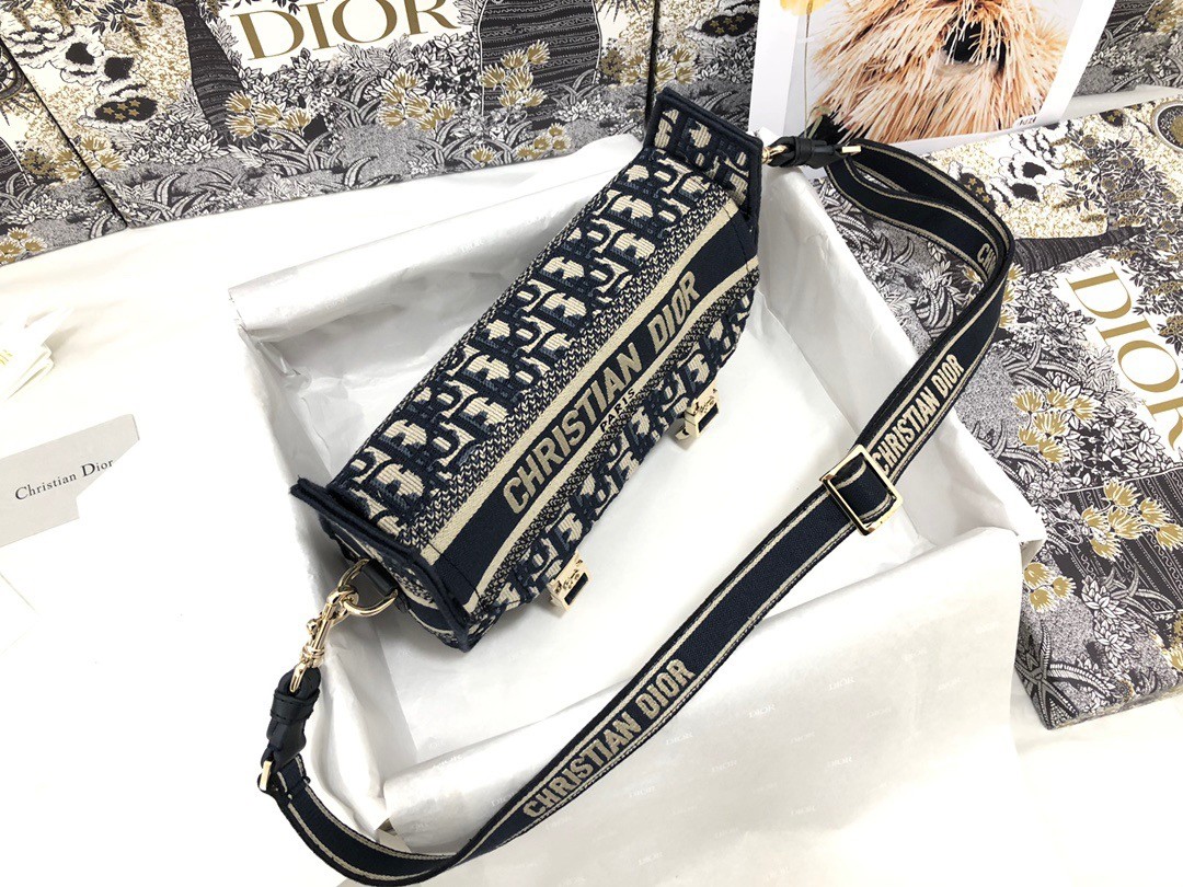 D*or D*orcamp small messenger bag in blue oblique embroidery