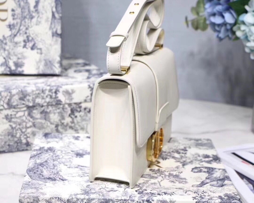 D*or 30 montaigne shoulder bag in white calfskin