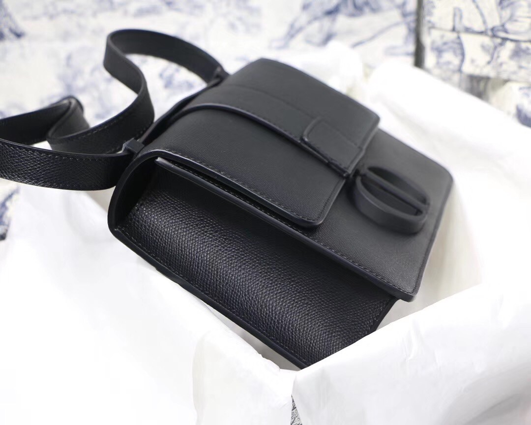 D*or 30 montaigne bag in black ultra matte grained calfskin
