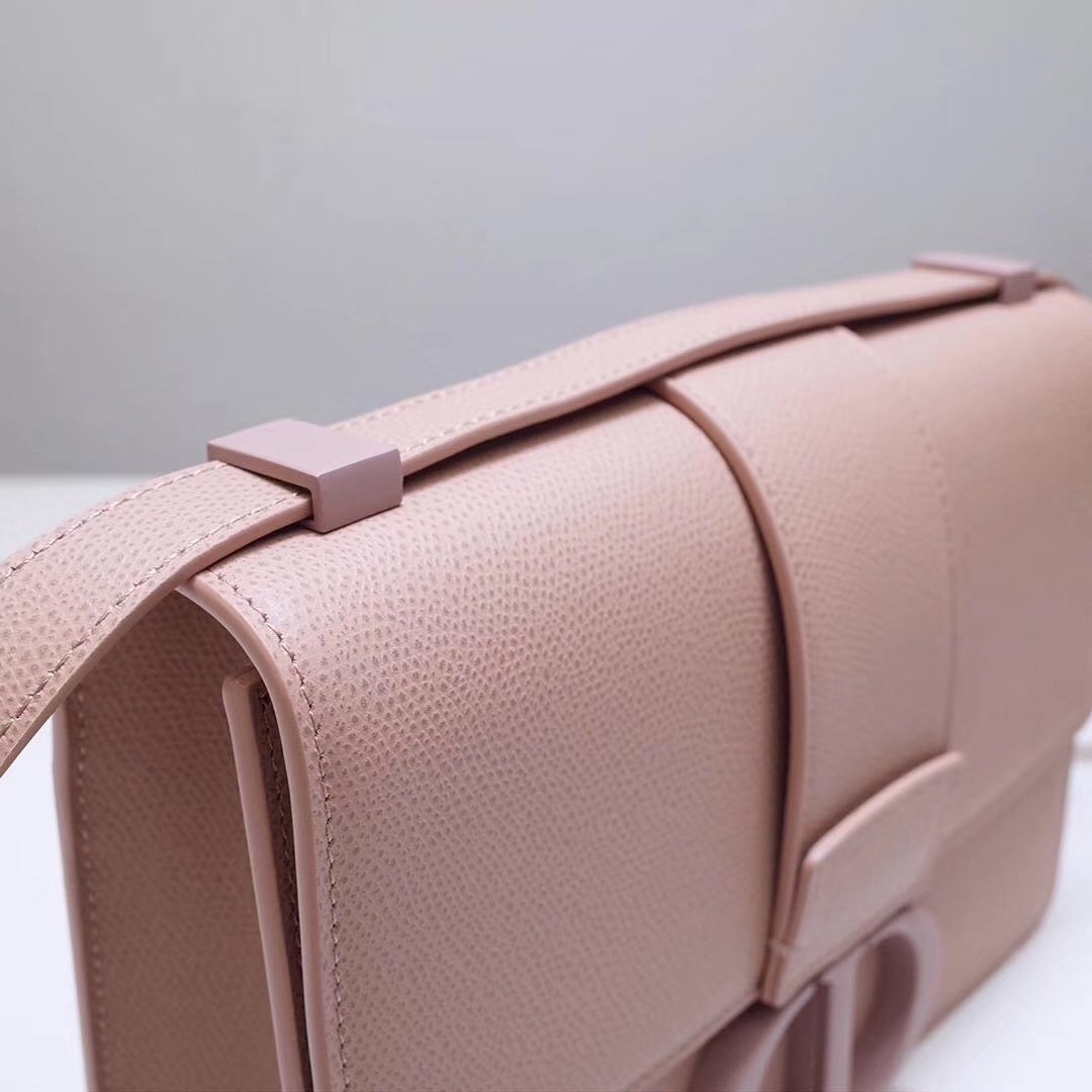 D*or 30 montaigne bag in blush matte grained calfskin