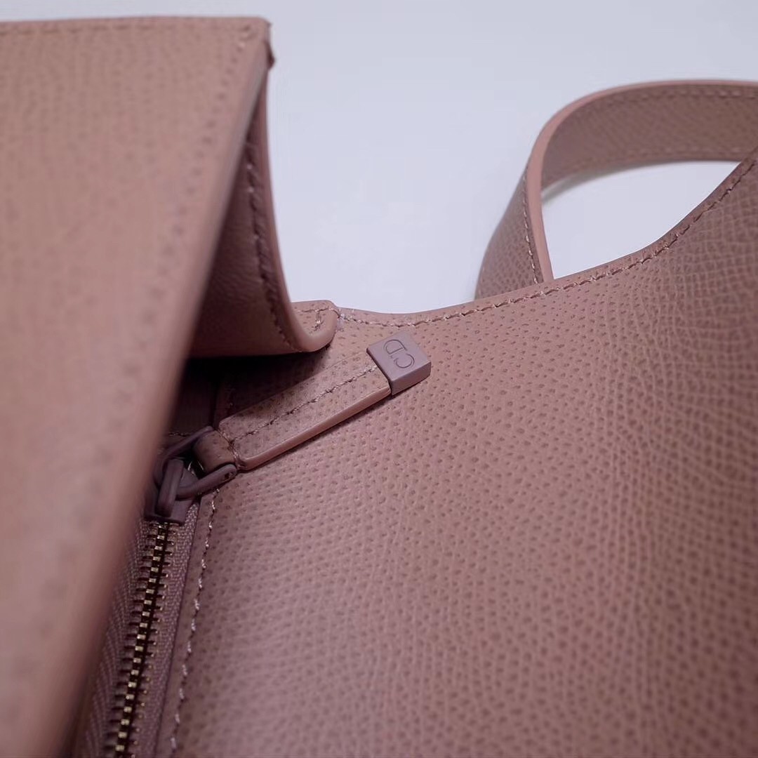 D*or 30 montaigne bag in blush matte grained calfskin