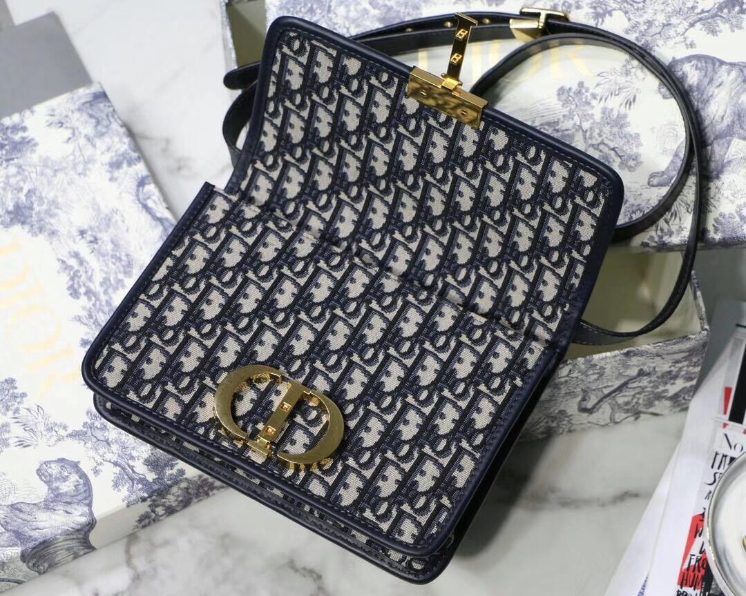 D*or 30 montaigne bag in blue oblique jacquard canvas
