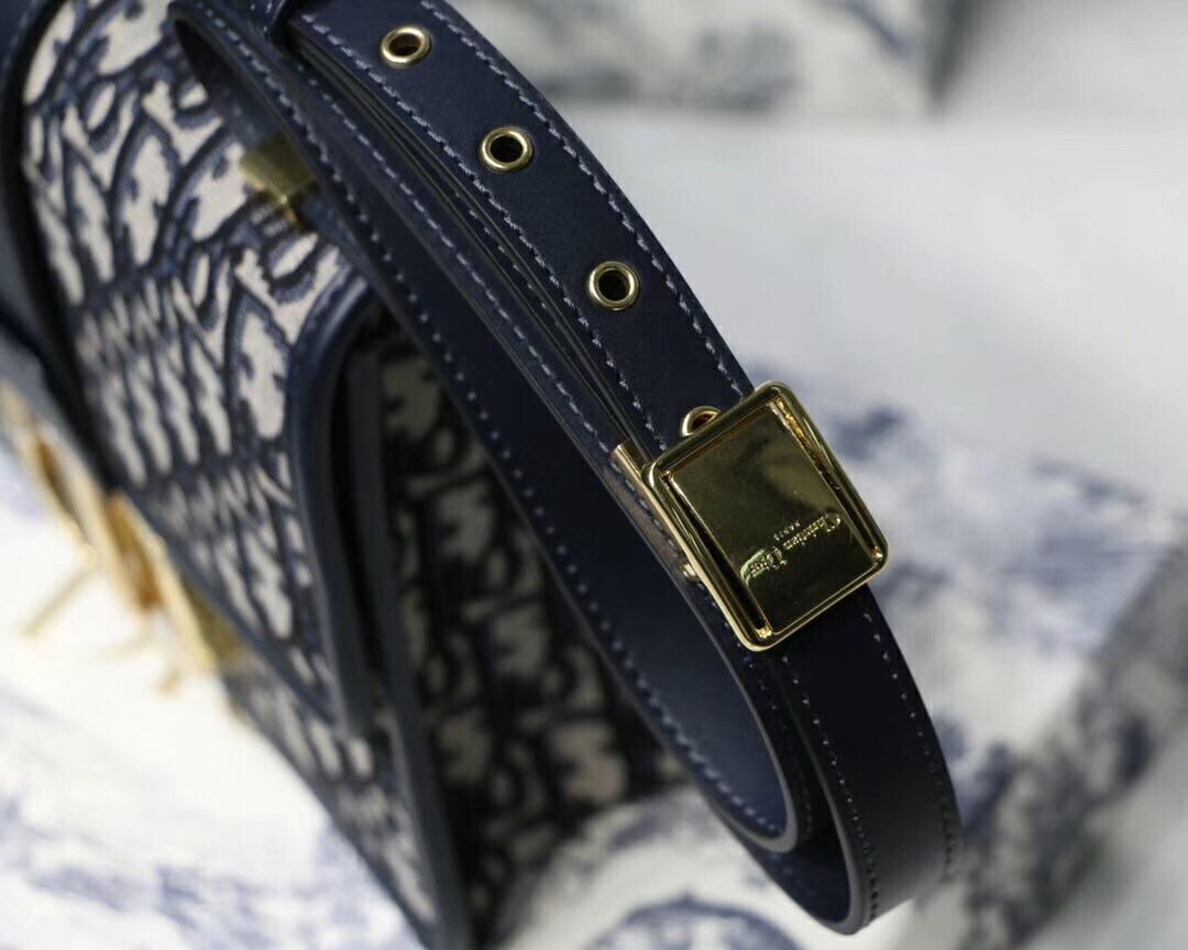 D*or 30 montaigne bag in blue oblique jacquard canvas