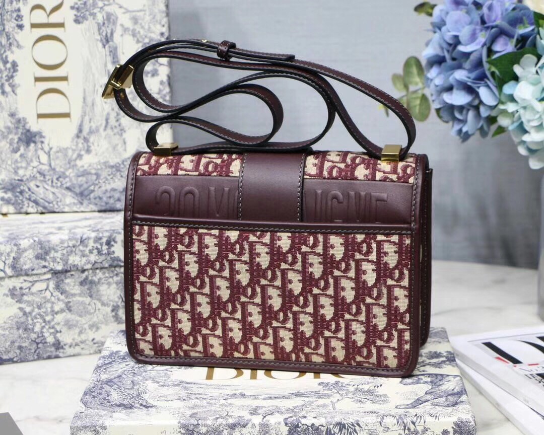 D*or 30 montaigne bag in burgundy oblique jacquard canvas