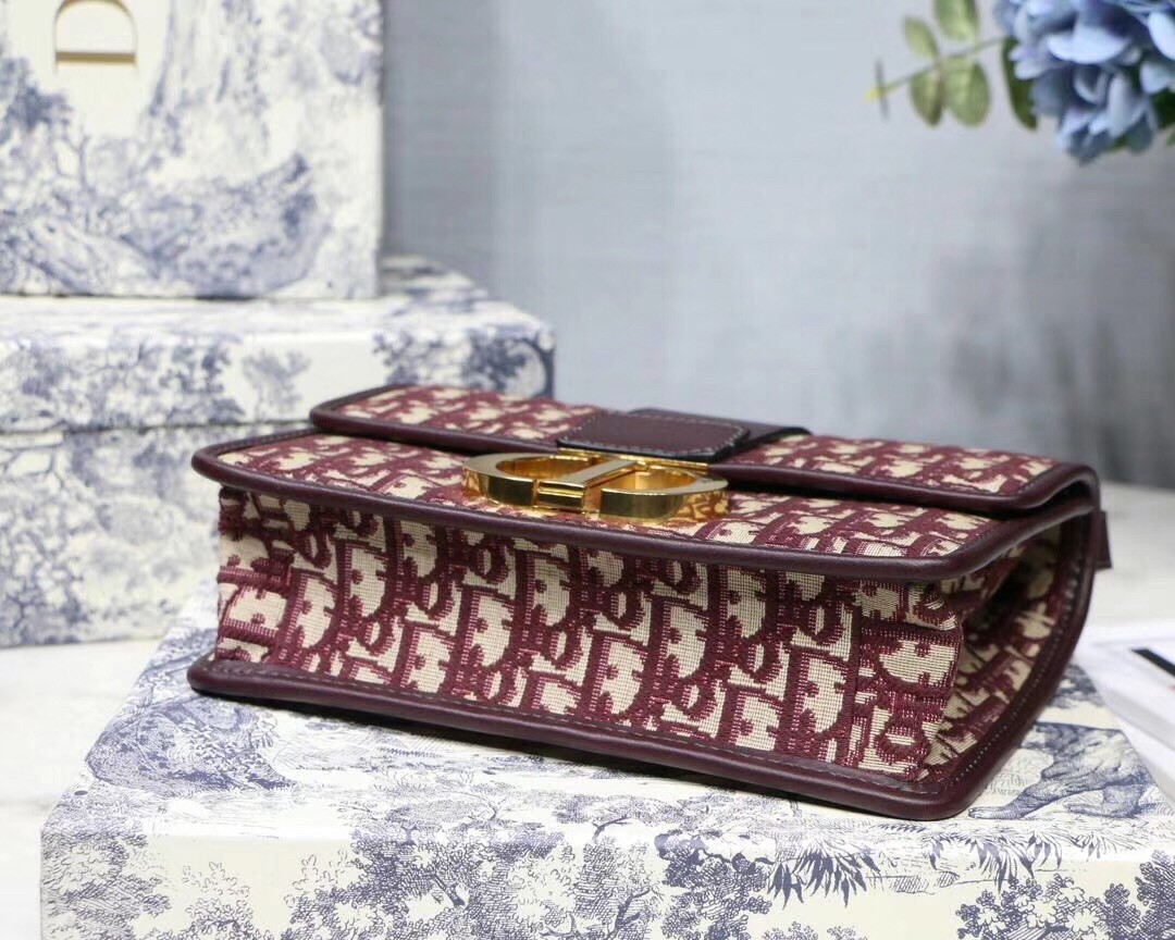 D*or 30 montaigne bag in burgundy oblique jacquard canvas