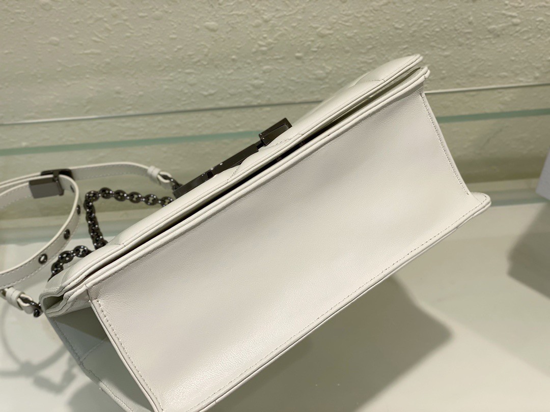 D*or 30 montaigne chain bag with handle in white lambskin