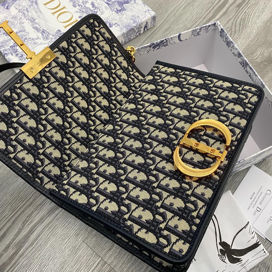 D*or 30 montaigne bag with chain in blue oblique jacquard