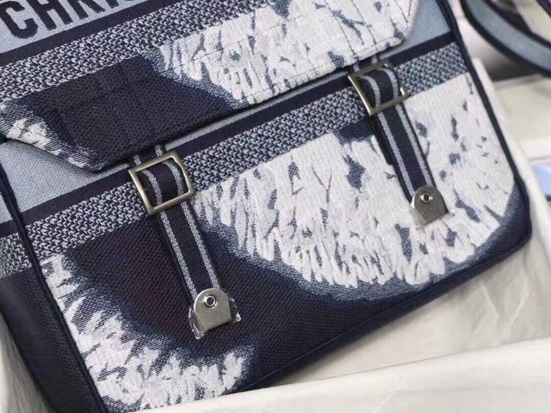D*or D*orcamp messenger bag in multicolor tie embroidery