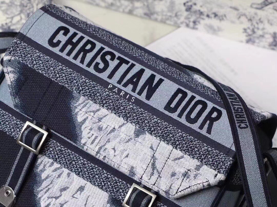 D*or D*orcamp messenger bag in multicolor tie embroidery