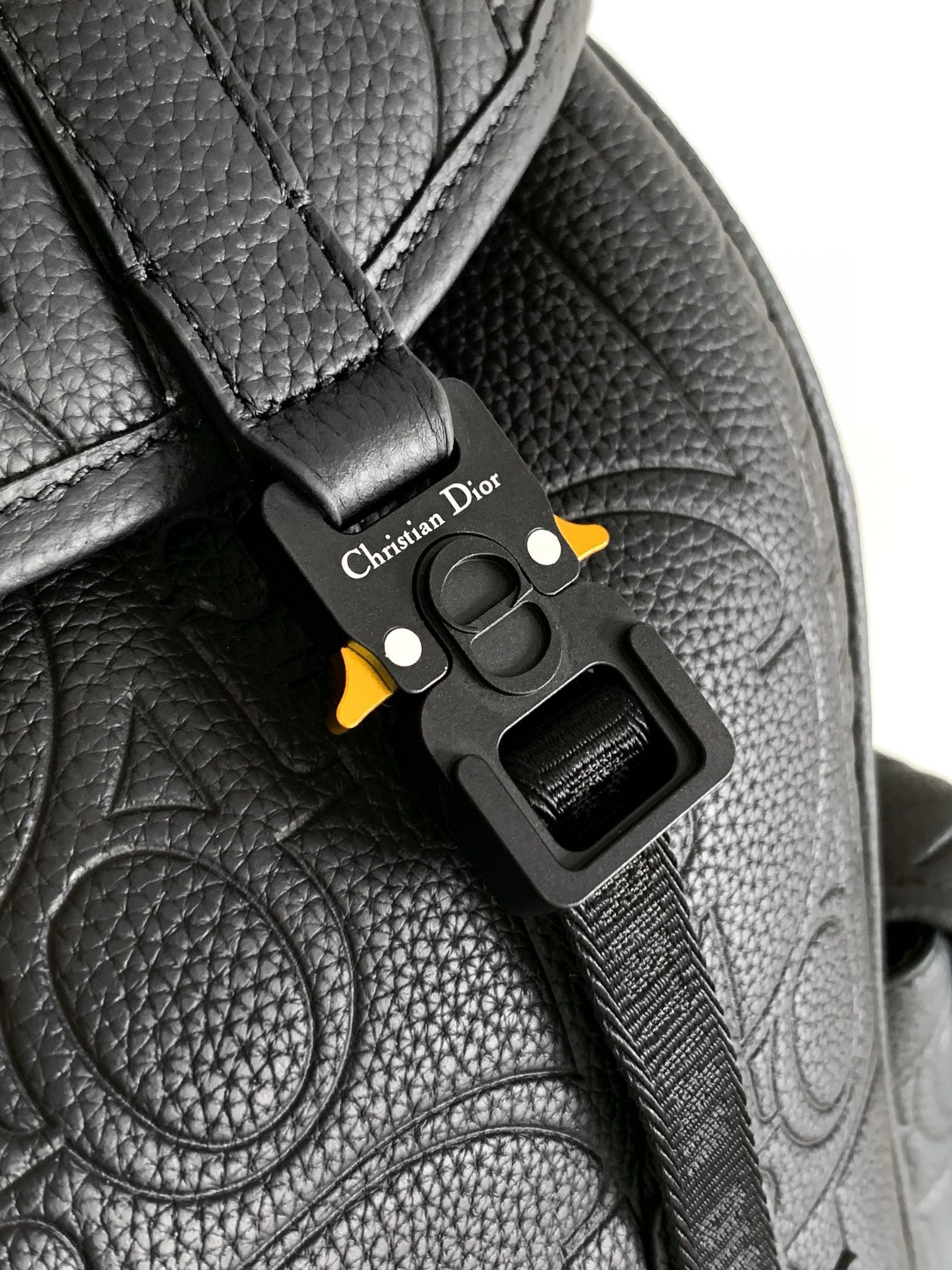 D*or hit the road backpack with flap in black gravity leather