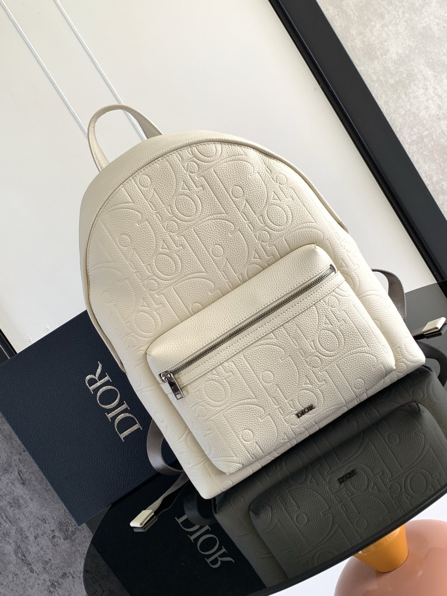 D*or rider 2.0 zipped backpack in beige gravity leather