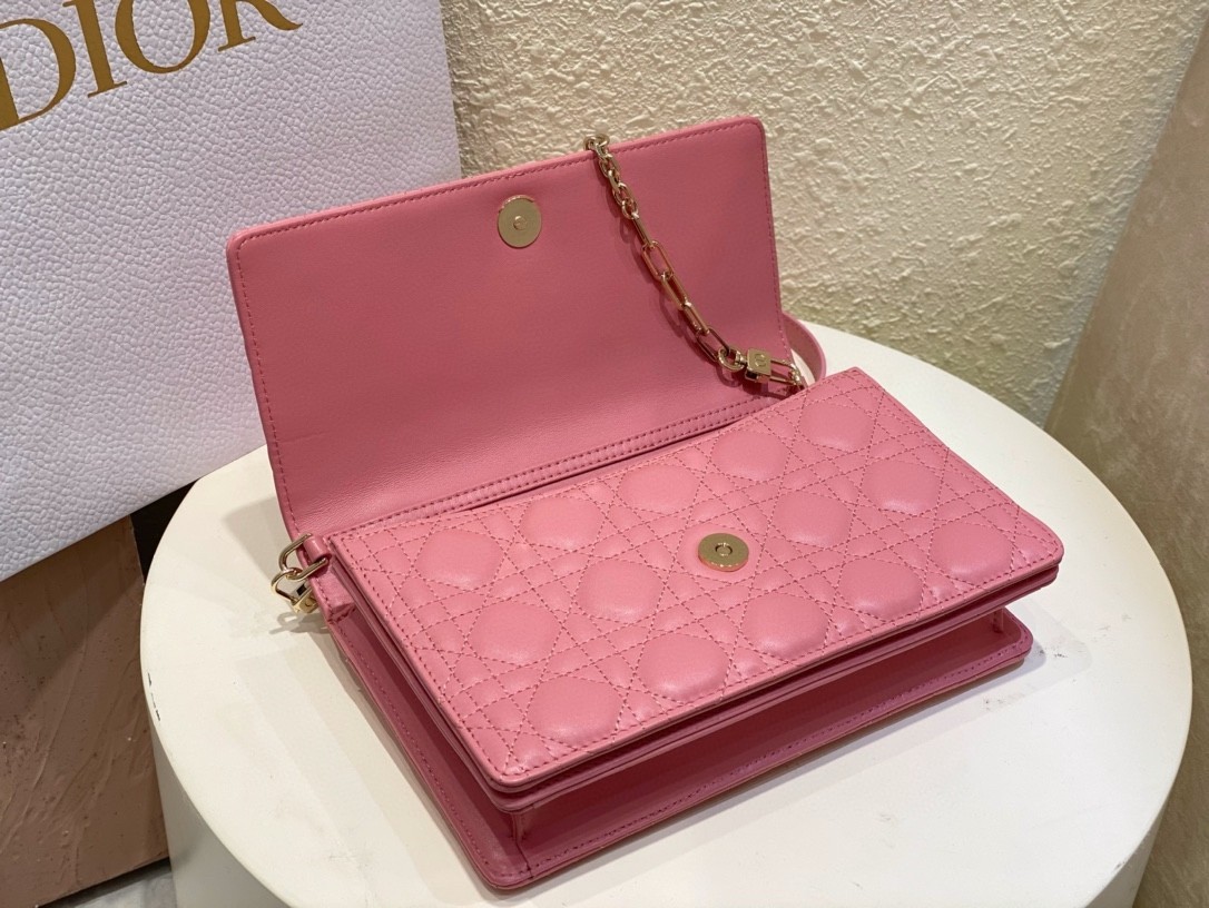 D*or miss D*or top handle bag in melocoton pink cannage lambskin