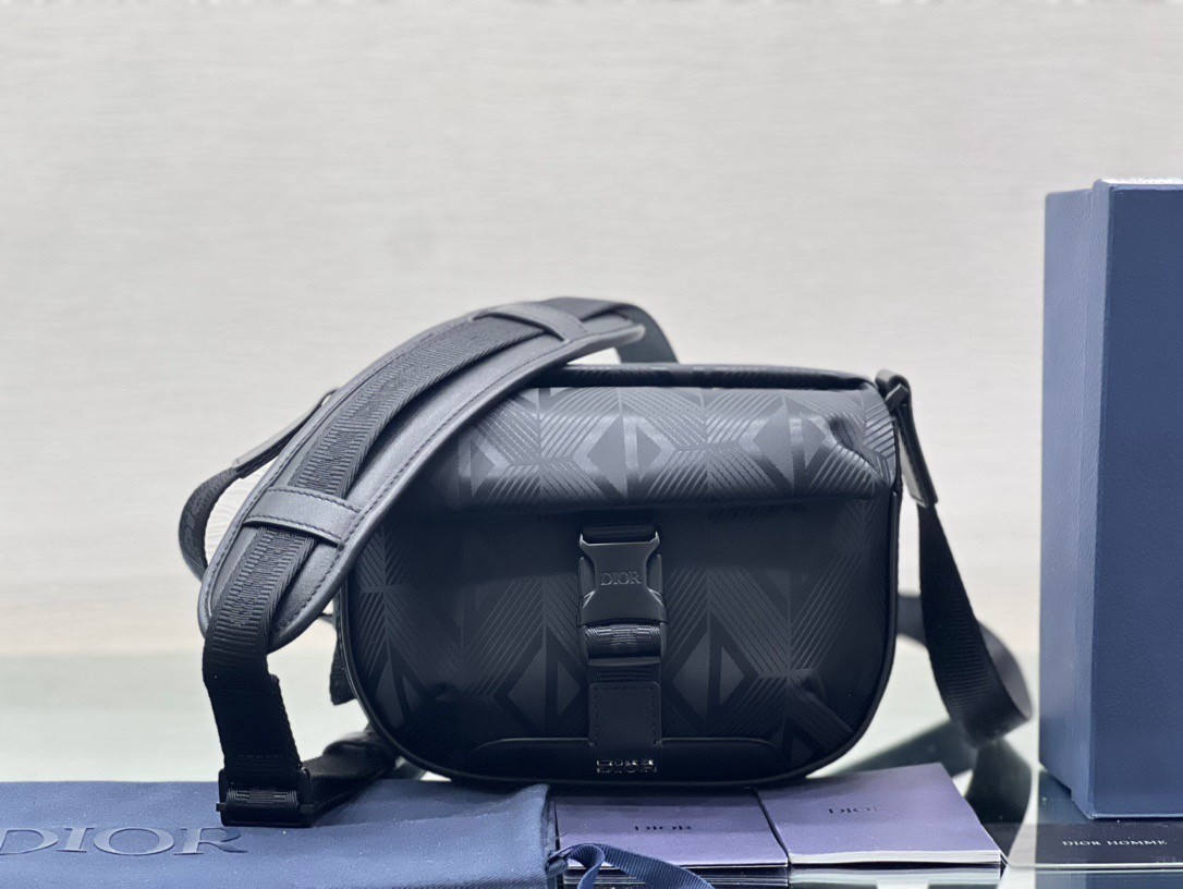 D*or explorer pouch in black cd diamond mirage ski capsule nylon