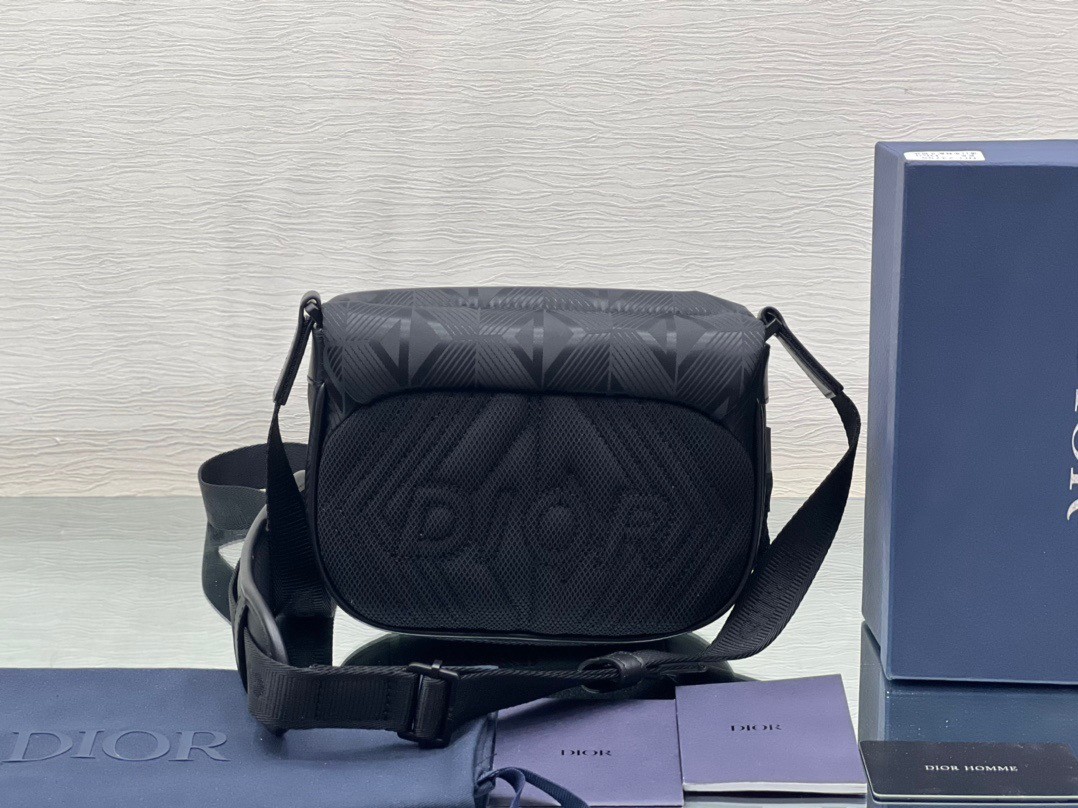 D*or explorer pouch in black cd diamond mirage ski capsule nylon