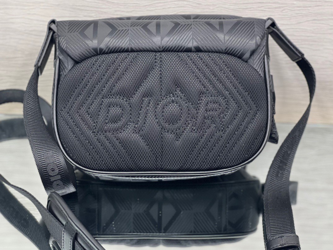 D*or explorer pouch in black cd diamond mirage ski capsule nylon