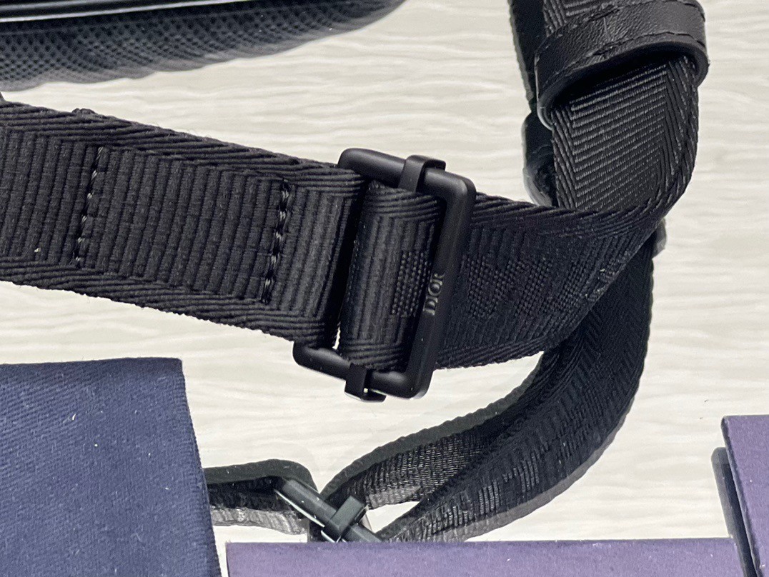 D*or explorer pouch in black cd diamond mirage ski capsule nylon