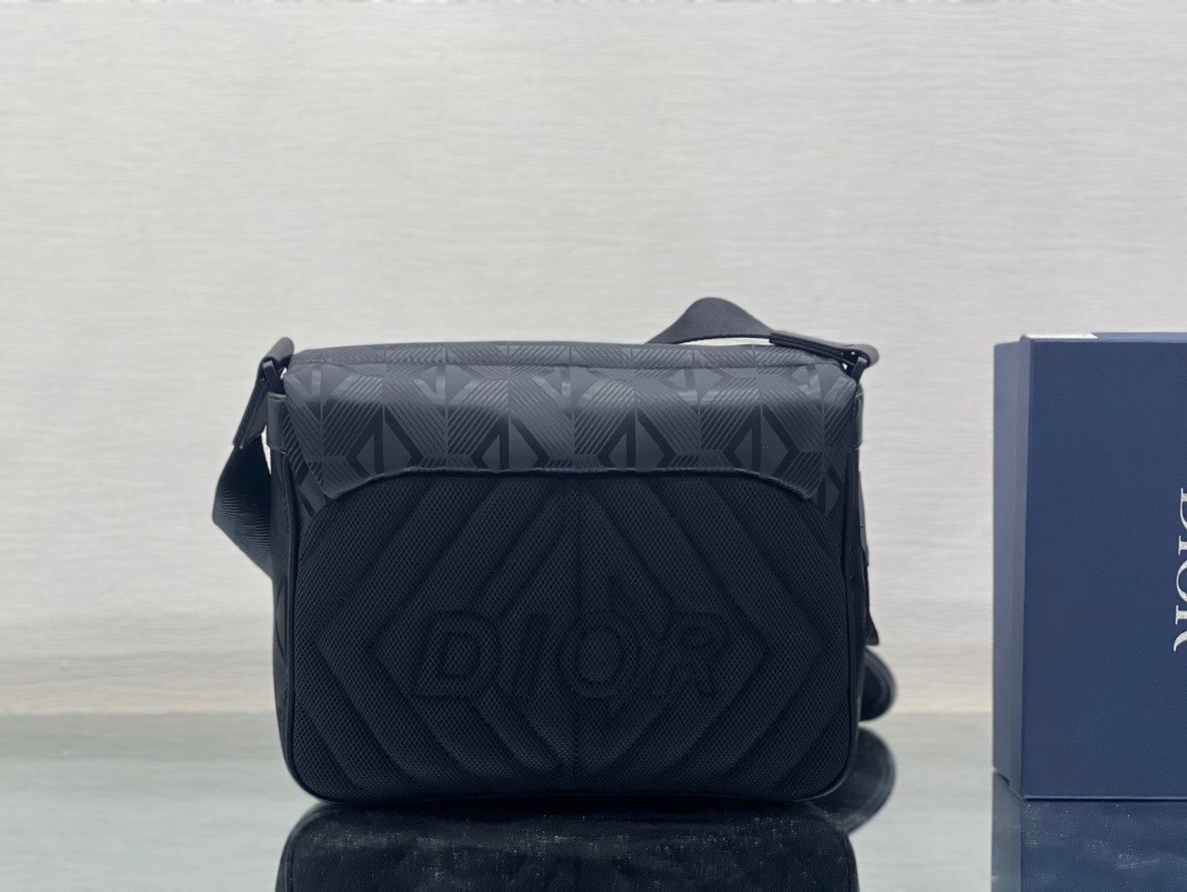 D*or explorer messenger bag in black cd diamond mirage ski capsule nylon