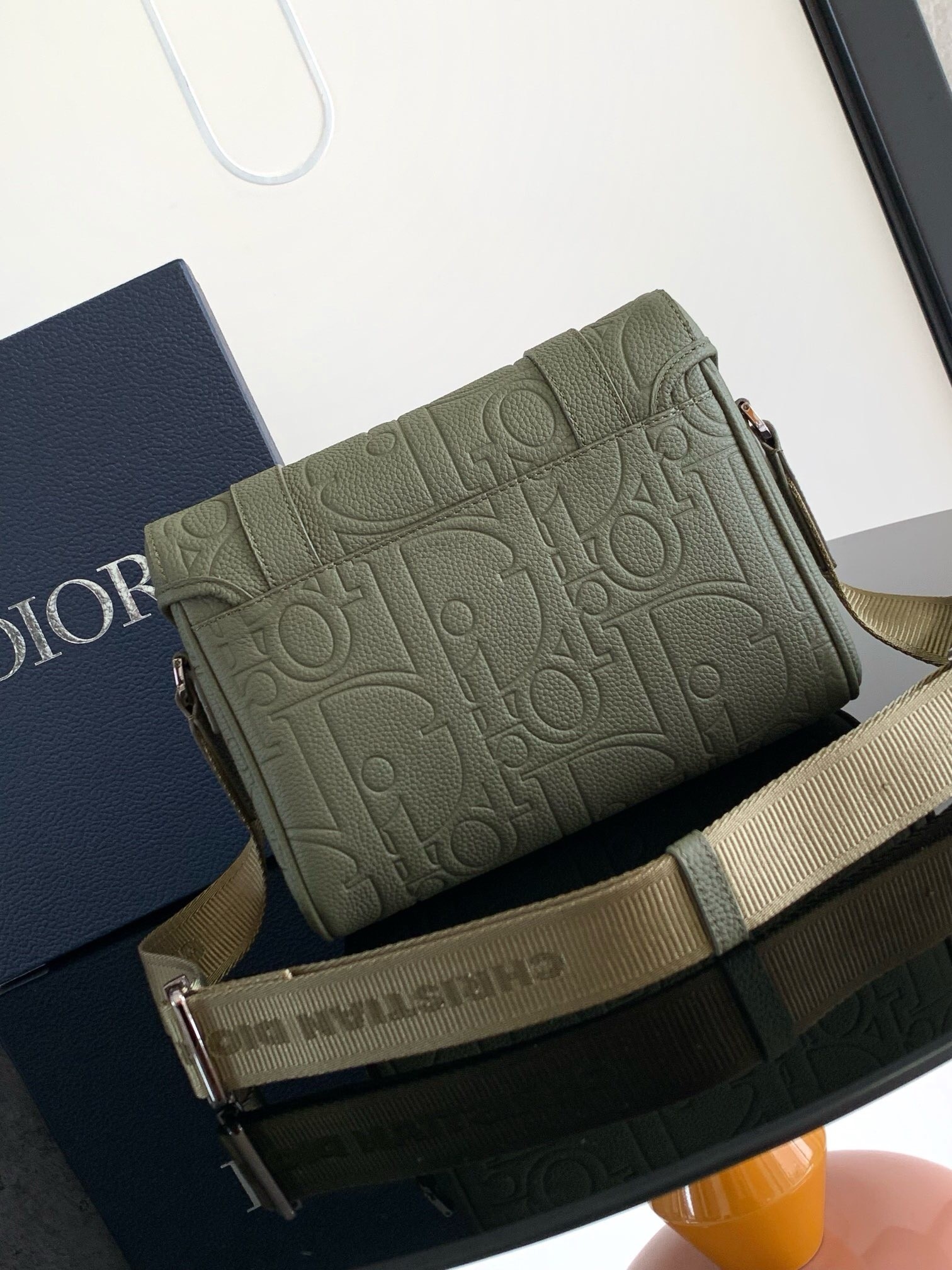 D*or hit the road flap messenger bag in khaki gravity leather