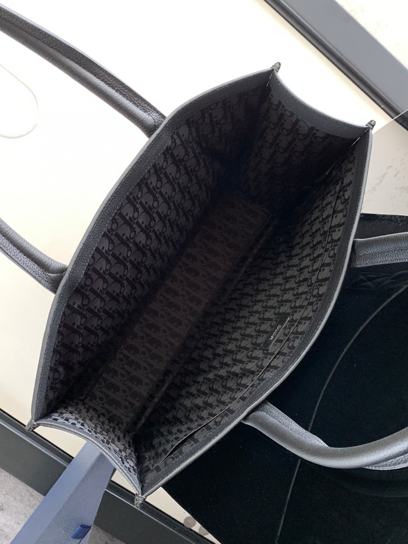 D*or safari tote bag in black grained calfskin