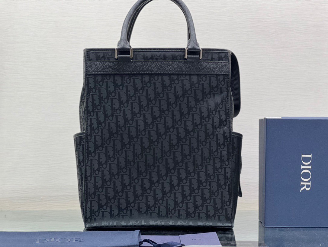 D*or explorer tote bag in black D*or oblique mirage technical fabric