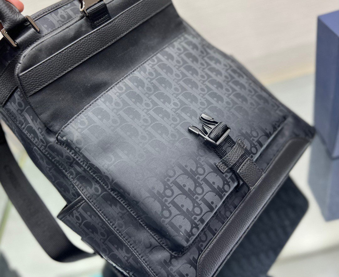 D*or explorer tote bag in black D*or oblique mirage technical fabric