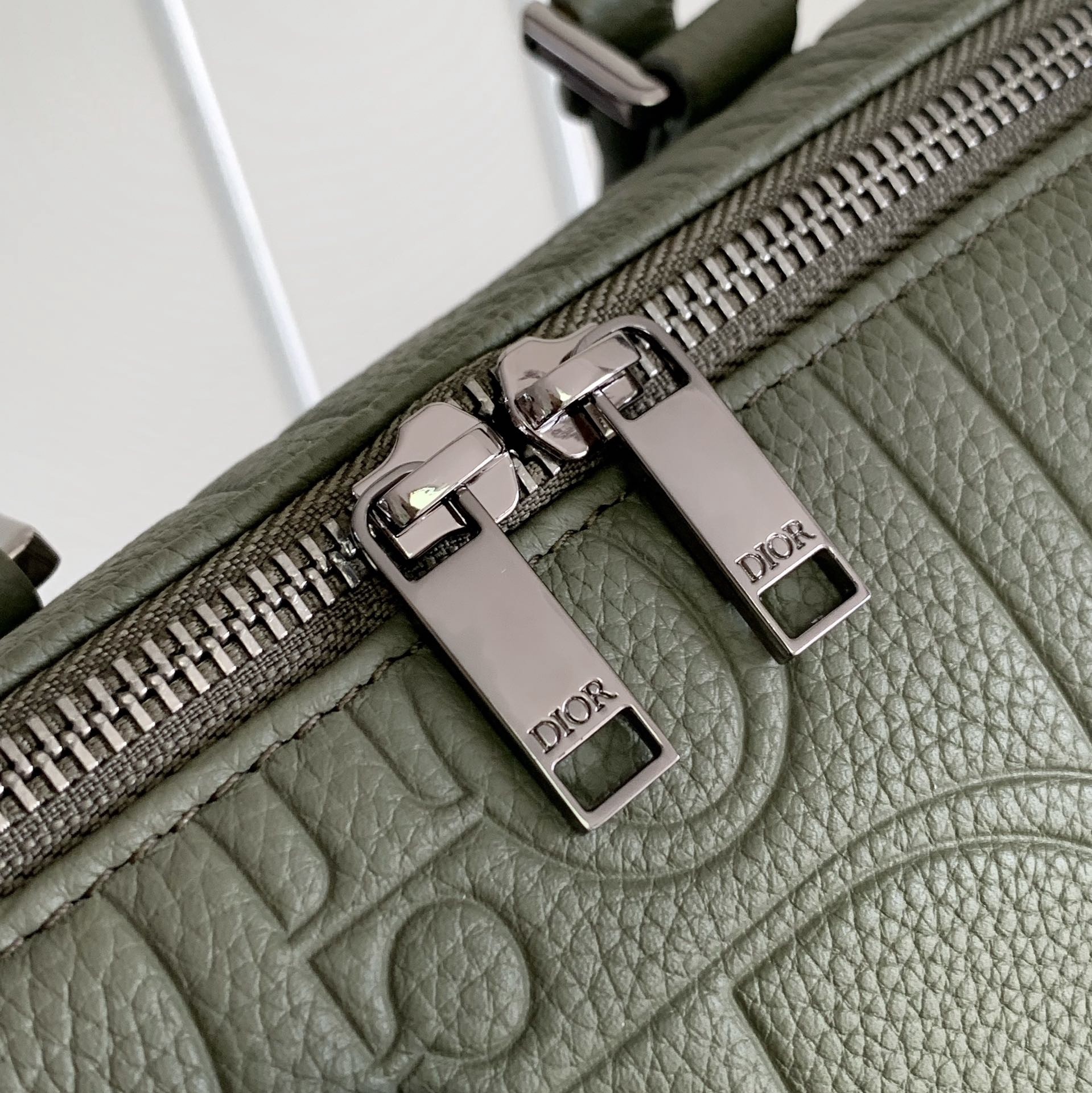D*or weekender 25 bag in khaki D*or gravity leather