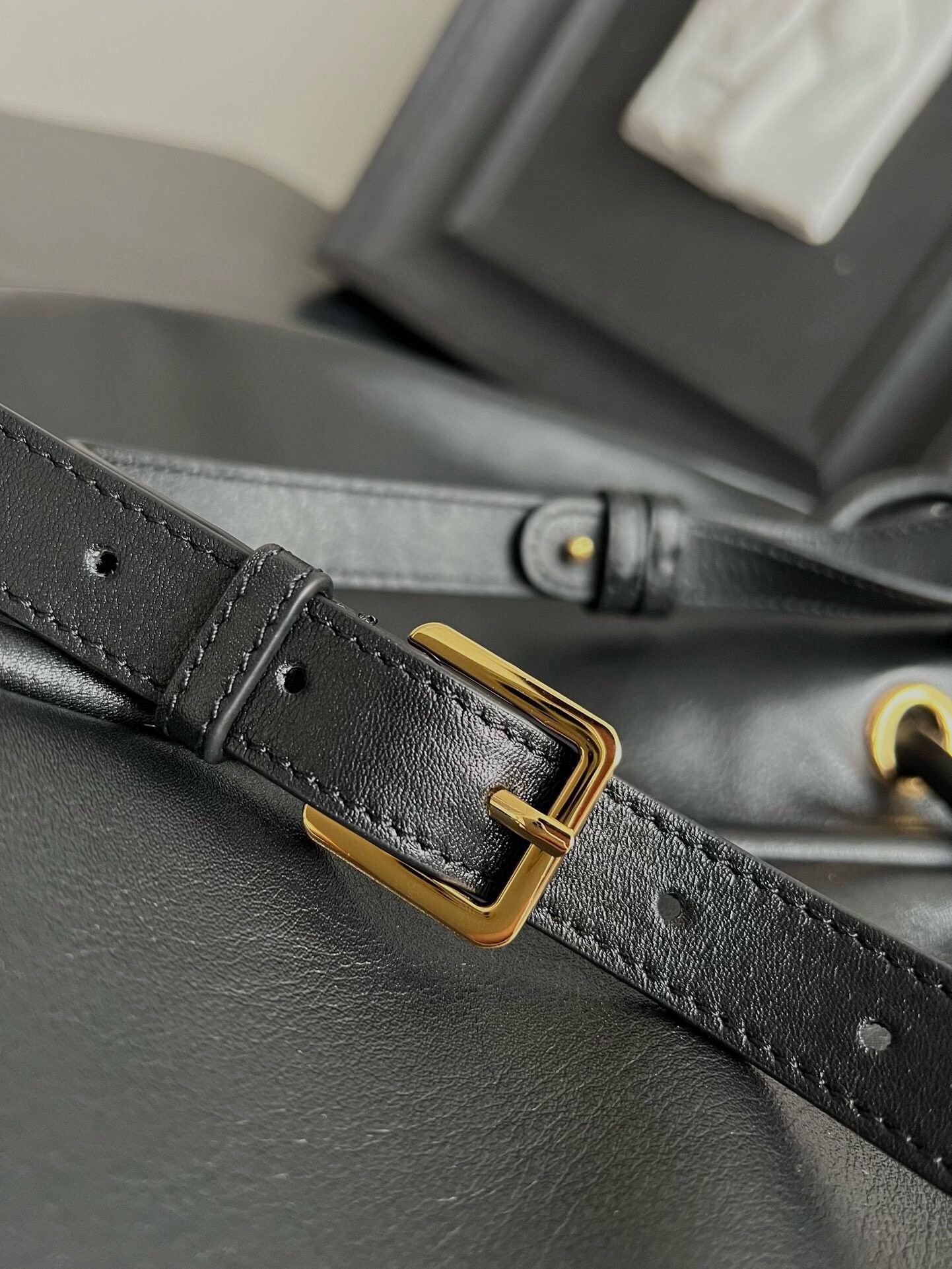 D*or nolita medium bag in black calfskin