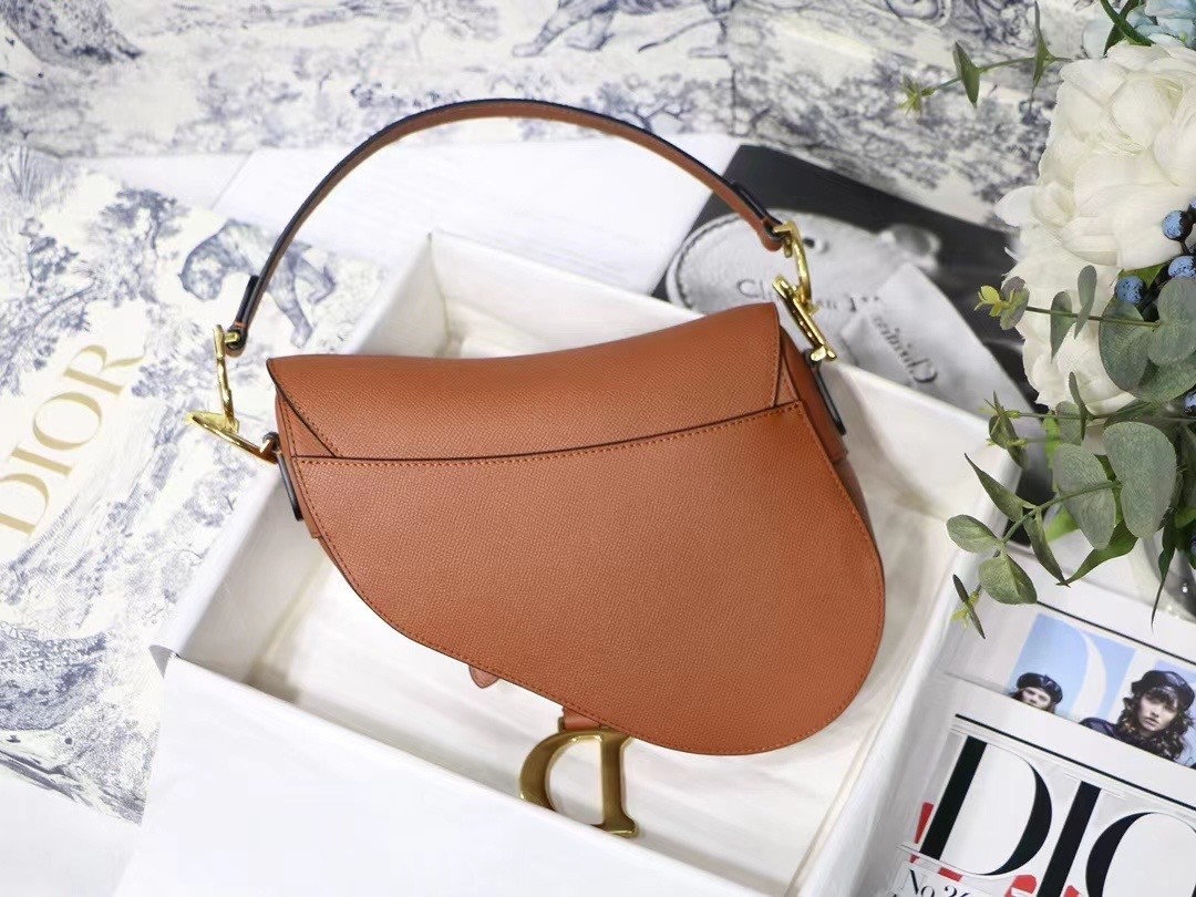 D*or saddle bag in brown grained calfskin