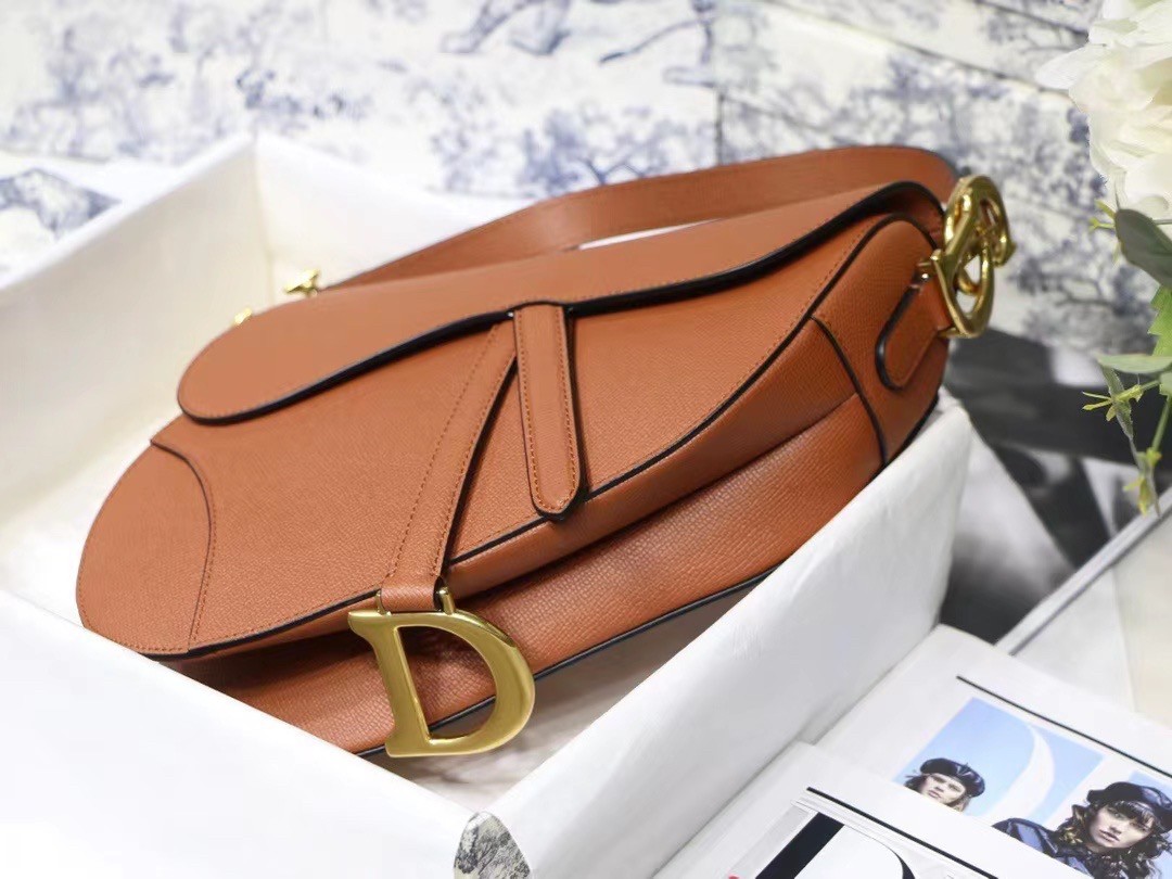D*or saddle bag in brown grained calfskin