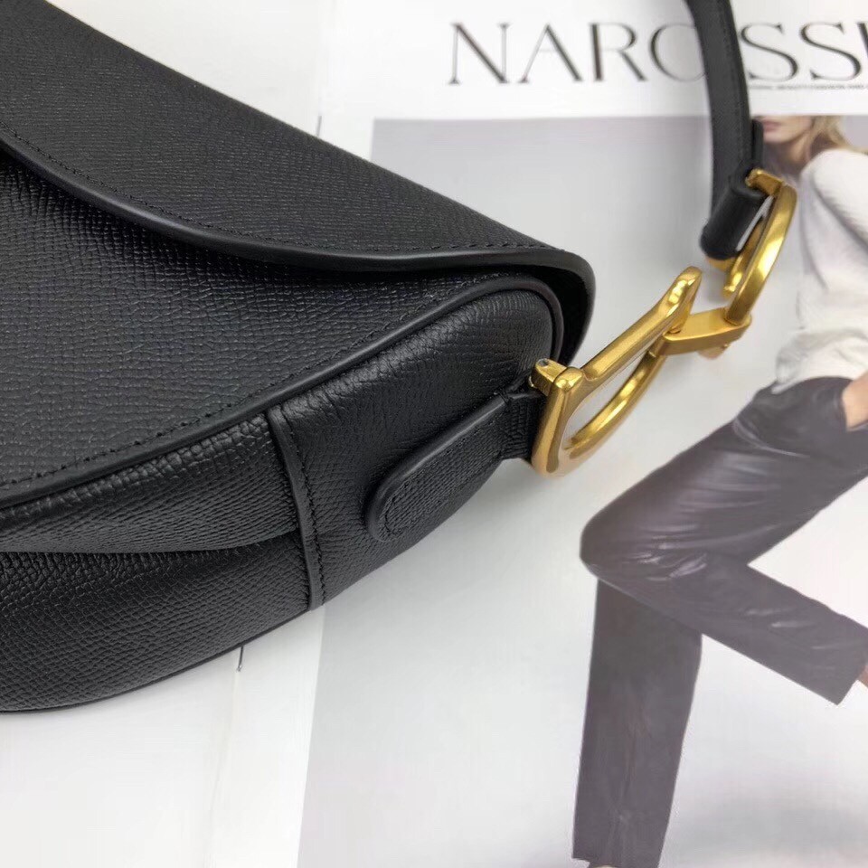 D*or saddle bag in black grained calfskin