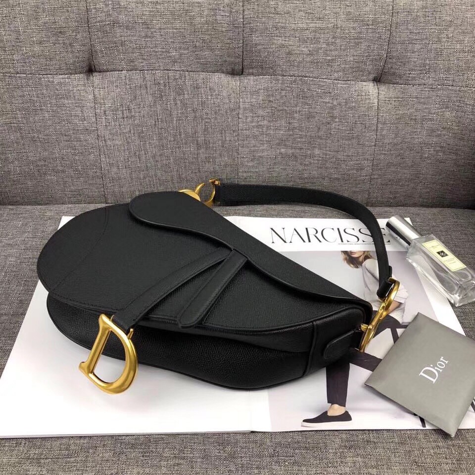 D*or saddle bag in black grained calfskin