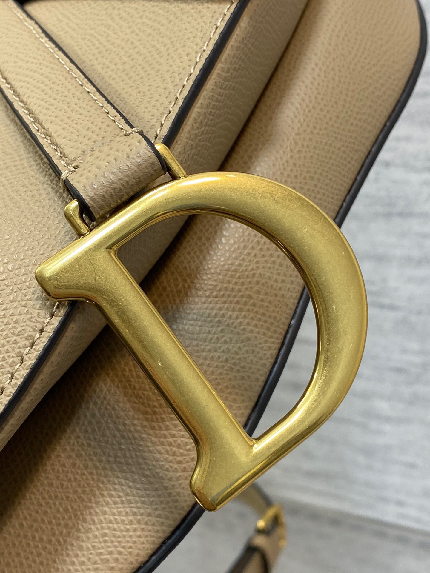 D*or saddle bag with strap in sand grained calfskin